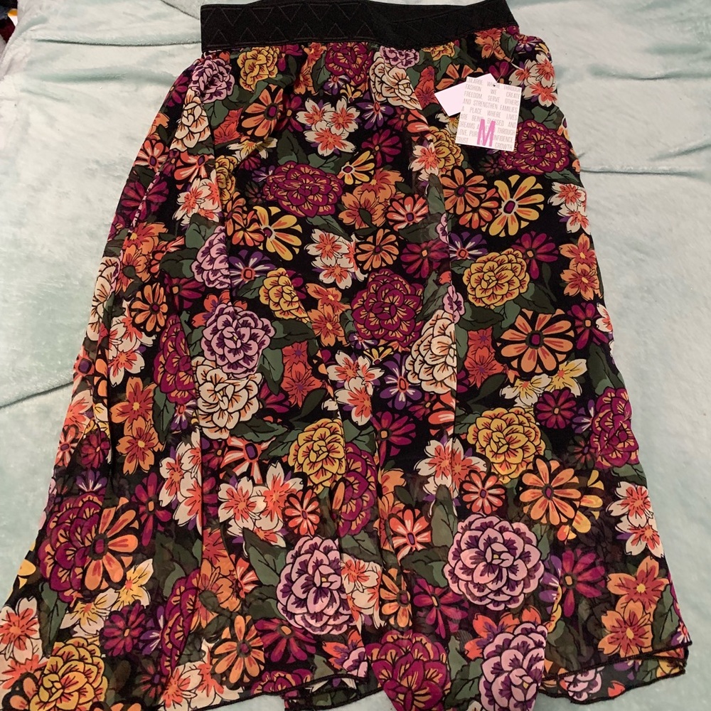 Lularoe Medium Floral Lola NWT Skirt